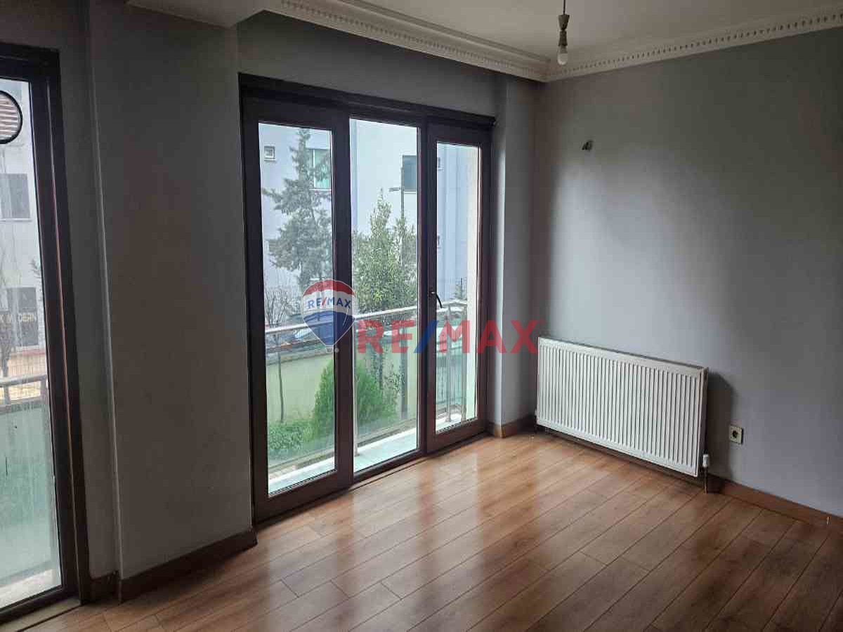 İSTANBUL KARTAL YAKACIK YENİ MAHALLE YAKACIK LİFE SİTESİ KİRALIK BOŞ 1+1 DAİRE