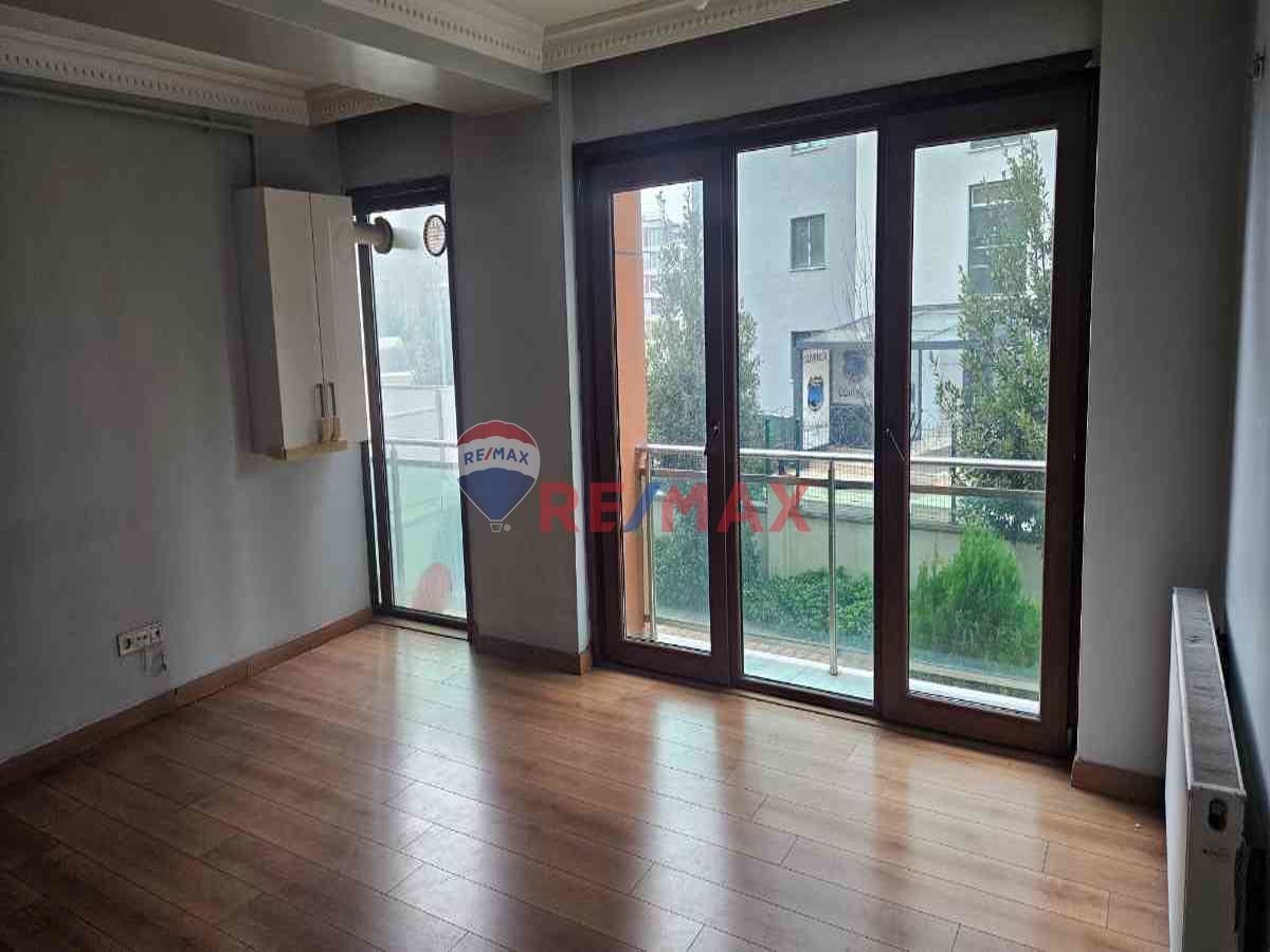 İSTANBUL KARTAL YAKACIK YENİ MAHALLE YAKACIK LİFE SİTESİ KİRALIK BOŞ 1+1 DAİRE