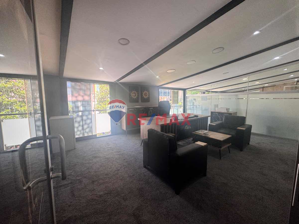 MASLAKTA METROYA YÜRÜME MESAFESİNDE, EŞYALI KİRALIK BÜRO