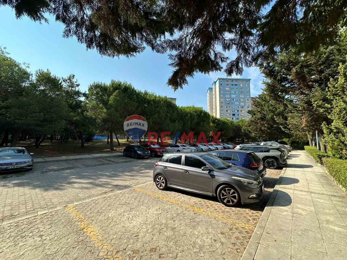 BEYLİKDÜZÜ CUMHURİYET BİZİMKENT SİTESİ C TİPİ 3+1 SATILIK DAİRE