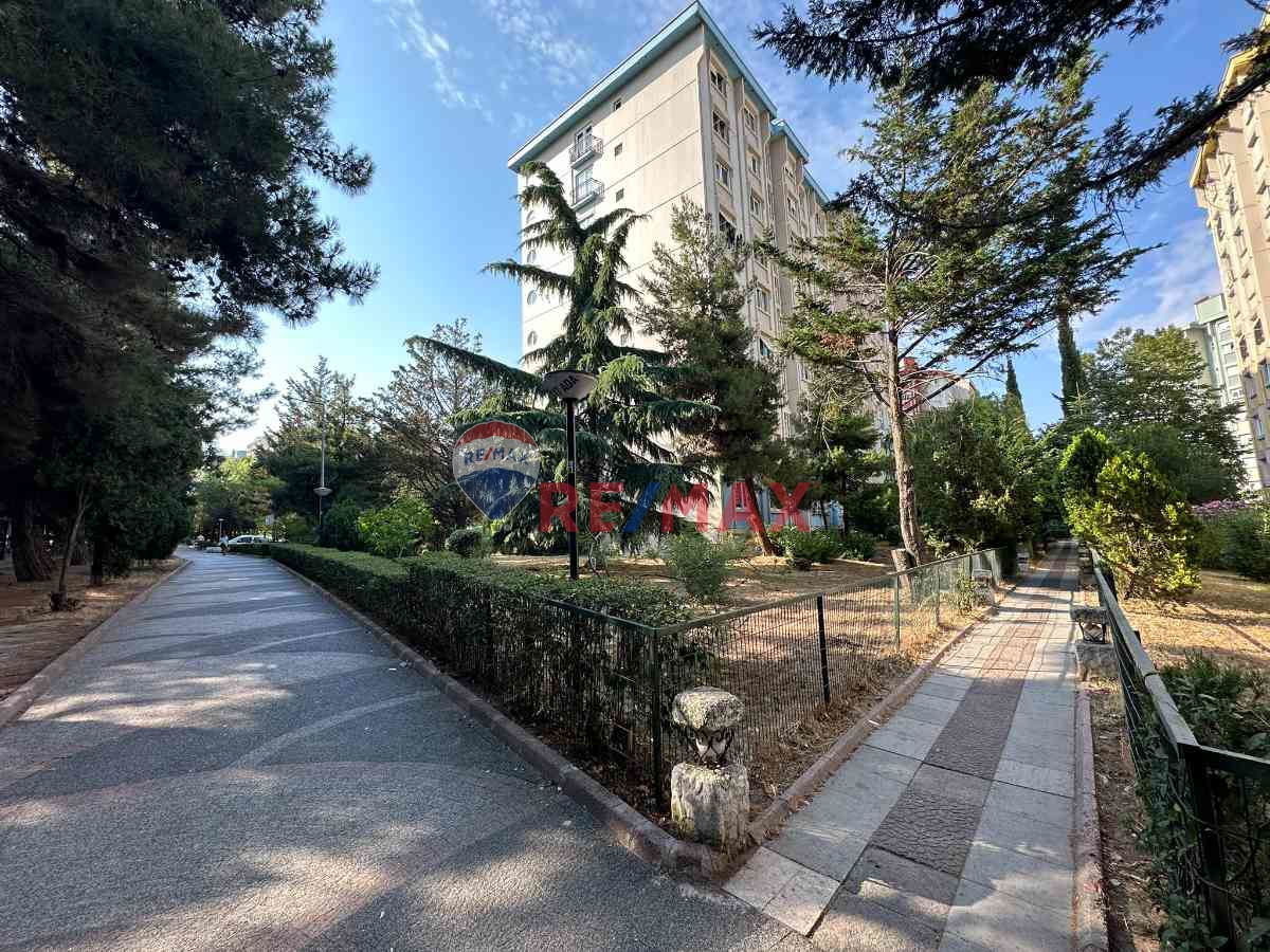 BEYLİKDÜZÜ CUMHURİYET BİZİMKENT SİTESİ C TİPİ 3+1 SATILIK DAİRE