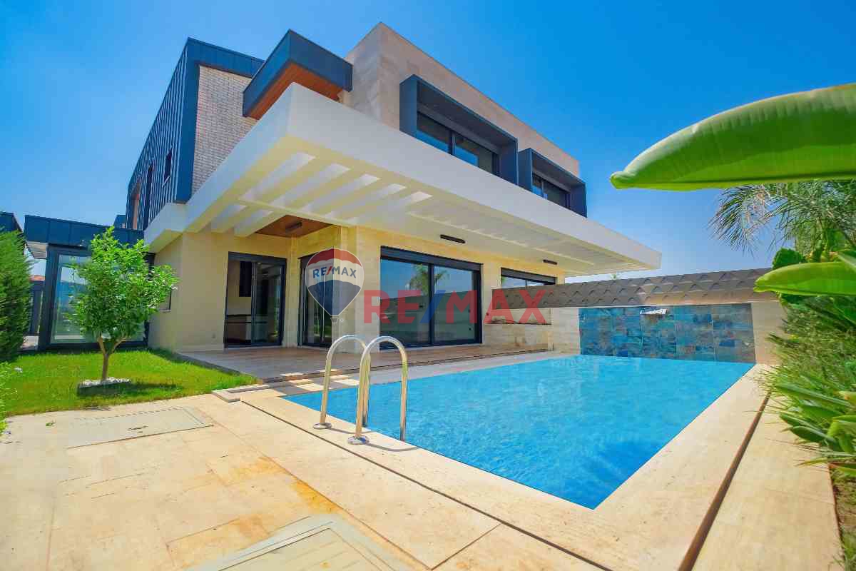 GÖKHAN ÜÇGÜN - BÖLGENİN YENİ YILDIZI, SERRA 12'DE ŞIK VİLLALAR