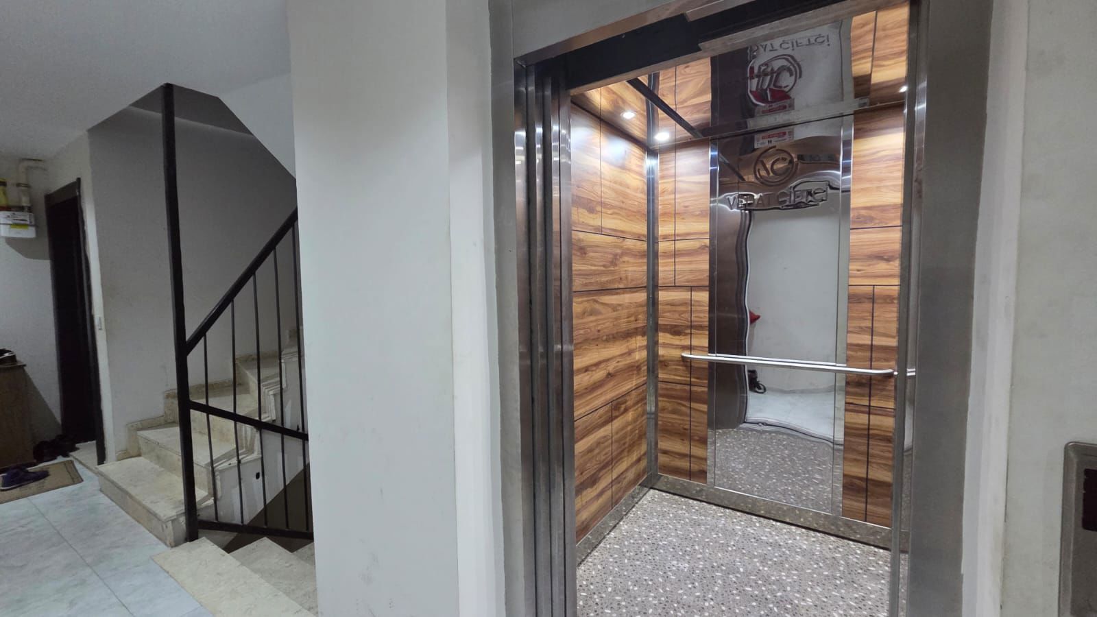 SEFERIHISAR DUBLEKS 3+1 D.GAZLI ASANSÖRLÜ FIRSAT SATILIK DAIRE