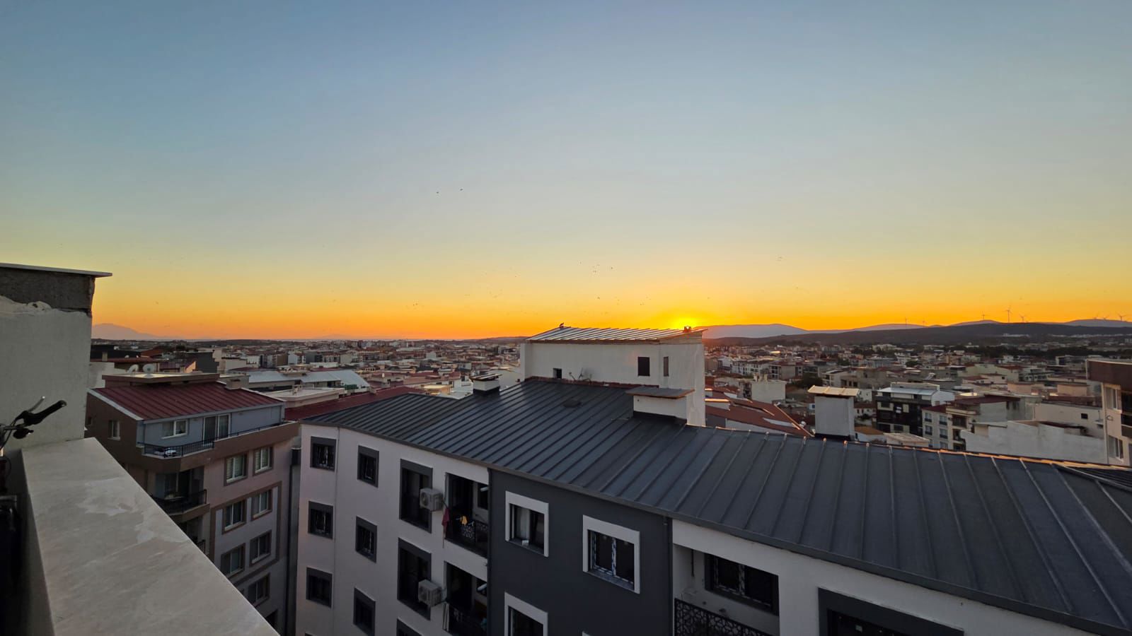 SEFERIHISAR DUBLEKS 3+1 D.GAZLI ASANSÖRLÜ FIRSAT SATILIK DAIRE