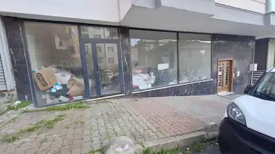 REMAX'TAN MAHMUTBEY'DE SATILIK 110 M2 DEPOLU DÜKKAN