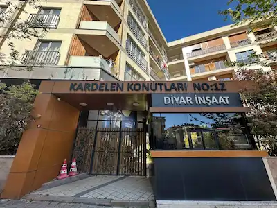 KAĞITHANE OSMANPAŞA’DA ANA CADDE ÜZERI AÇIK CEPHE 3+1