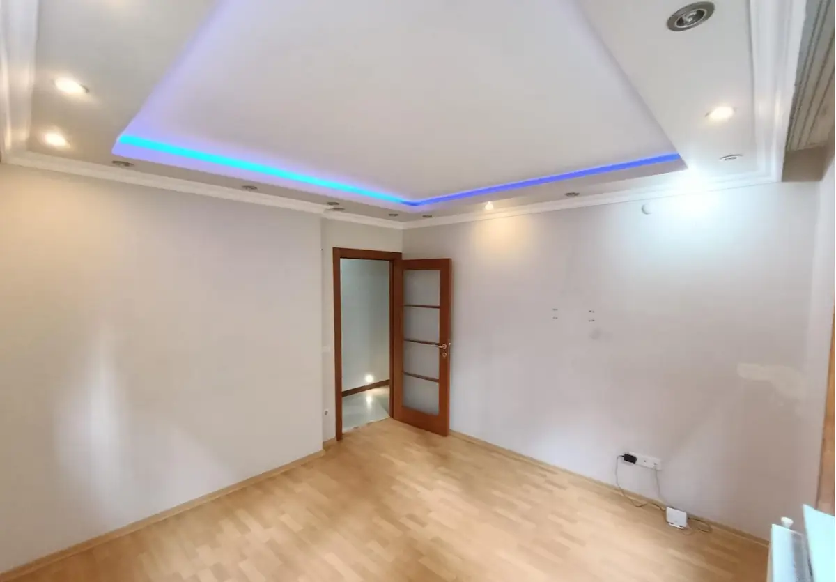 TUZLA ORHANLI ORTA MAHALLESİNDE MERKEZİ KONUMLU 3+1 FIRSAT DAİRE 