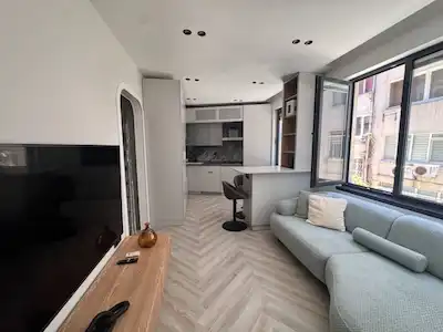 NİŞANTAŞI'NDA METROYA 1 DK,YERDEN ISITMALI,EŞYALI KİRALIK 2+1
