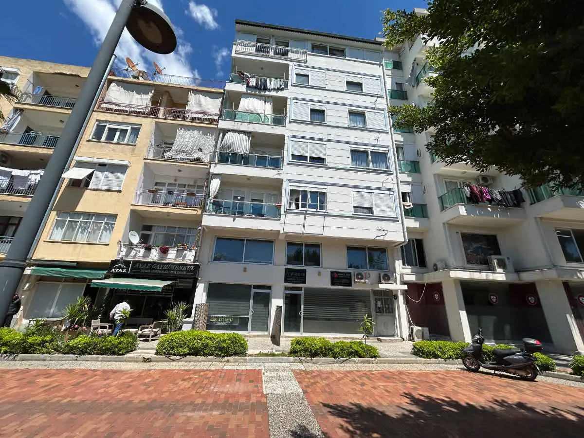 AŞAĞI PAZARCI'DA IRMAK MANZARALI  1+1 KİRALIK DAİRE