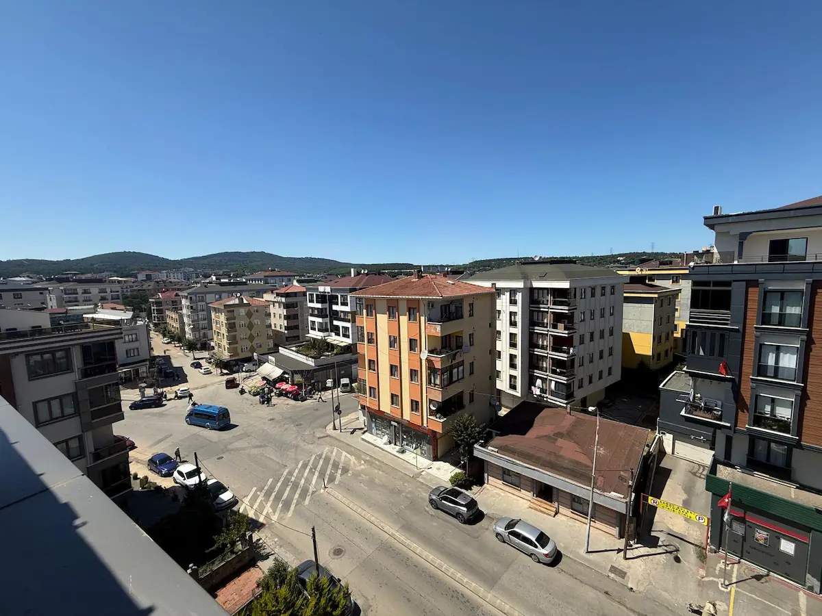 ALEMDAĞ ÇATALMEŞE CADDE ÜZERİ GENÇ BİNADA FIRSAT SATILIK 3+1