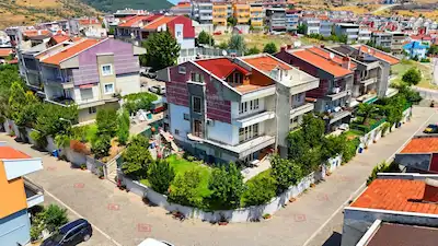 RE/MAX İNCİ'DEN KARESİ KUVA-İ MİLLİYE’DE 6+2, 4 KATLI GENİŞ SATILIK VİLLA