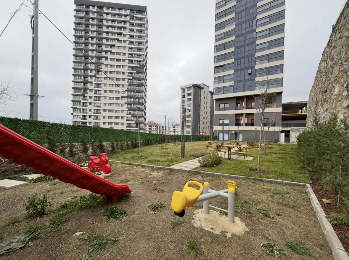 KARTAL HÜRRİYET MAH. DENIZ MANZARALI BALKONLU 2+1 SATILIK DAIRE