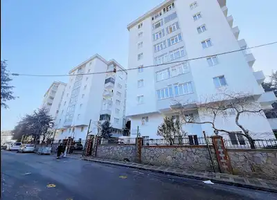 DUDULLU METRO'YA 500METRE OSMANLISİTESİ 3+1 ARAKAT 155M2 SATILIK