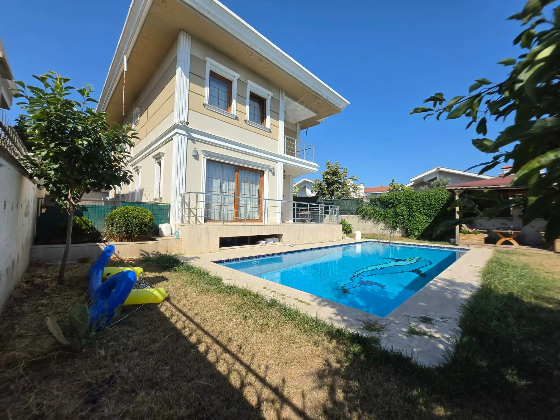 Property image 8