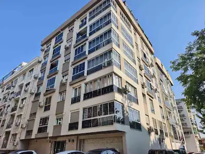 “DEDEBAŞI/KARŞIYAKA'DA 3+1, DOĞALGAZLI, KLİMALI, OTURUM VE YATIRIM AMAÇLI SATILIK ARAKAT DAİRE