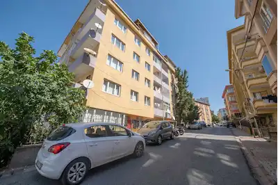 SİTE MAHALLESİ'NDE TADİLATLI EŞYALIK KİRALIK 3+1 DAİRE