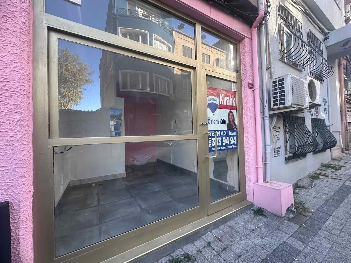 KADIKÖY - CAFERAĞA MAH.DE / KAT MÜLKIYETLI KIRALIK DÜKKAN