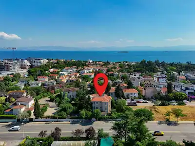 1482 M2 GENİŞ ARSA +3 KATLI BİNA TUZLA POSTANE’ DE DEĞERLİ MÜLK