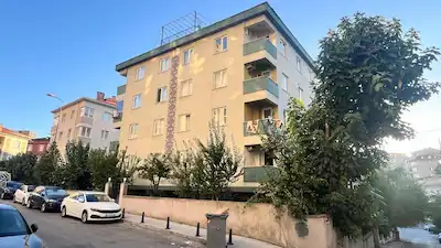 ÜMRANİYE TANTAVİ’DE 2+1 | 80 M² NET | ÇİFT CEPHE | BALKON | DOĞALGAZ KOMBİ | ÜST KAT
