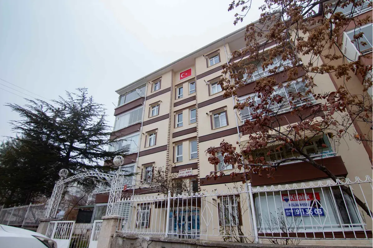 SINCAN YUNUS EMRE MAH.FULL EŞYALI KIRALIK DAIRE 3 +1 KILERLI HARIKALAR DIYARI YAKINI