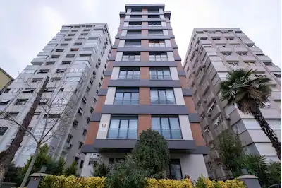 FENERYOLU BAĞDATA 2.PARALEL YENİ BİNA 140 M2 NET 4+1 BAHÇE KATI