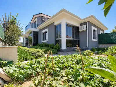 KUŞÇULARDA 500 M² ARSA PAYLI, ÖZEL BAHÇELI 3,5+1 VILLA