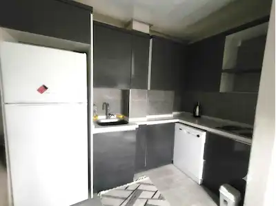 MENEMEN SEYREK ÜNIVERSITE YAKINI EŞYALI 2+1 DAIRE