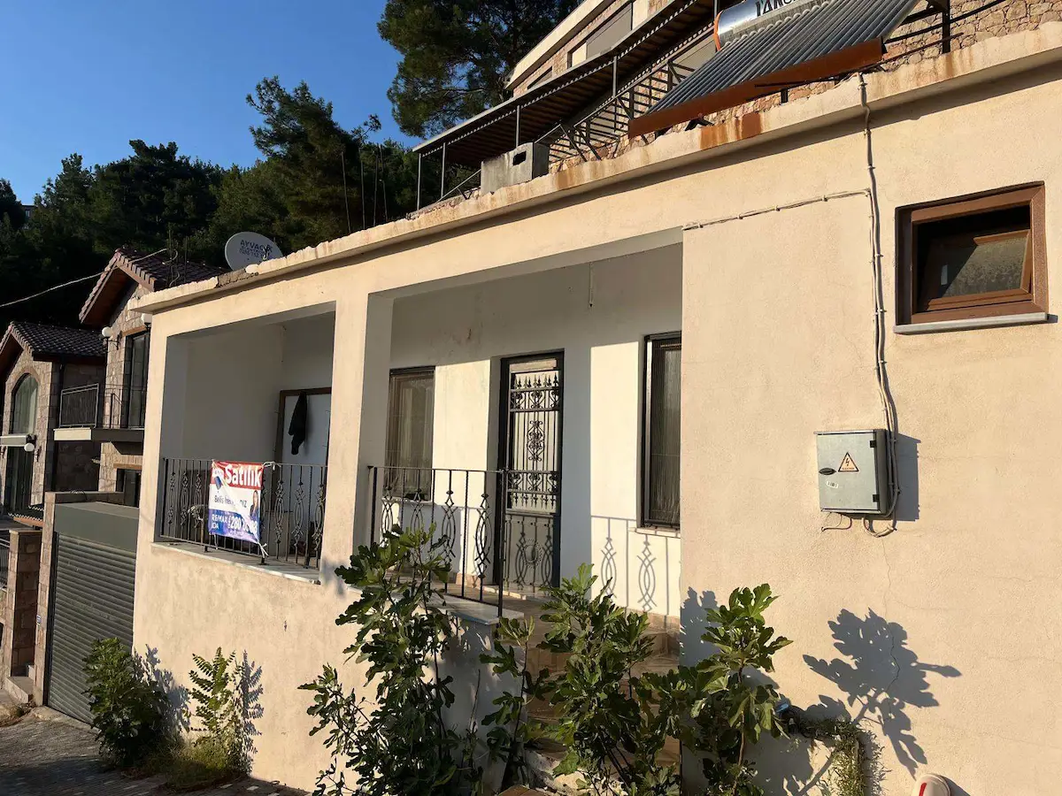ÇANAKKALE ASSOS KAYALAR 137 M2 ARSA IÇINDE KÖY EVI