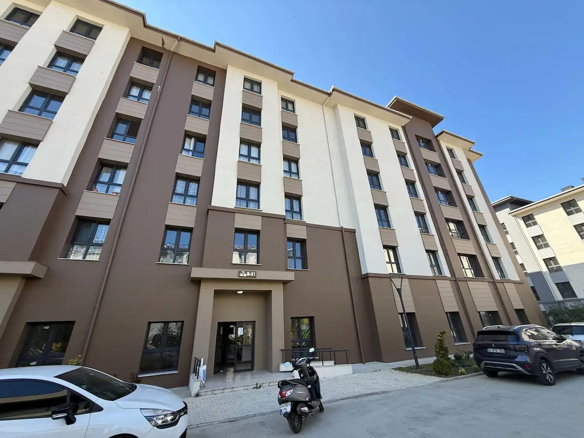ATAŞEHİR YENİŞEHİR TOKİ KONUTLARINDA SIFIR BOŞ SATILIK 3+1 DAİRE 3