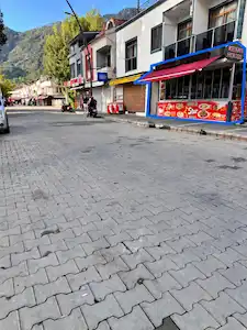TURUNÇ ANA CADDE ÜZERINDE YOLA SIFIR SATILIK DÜKKAN 