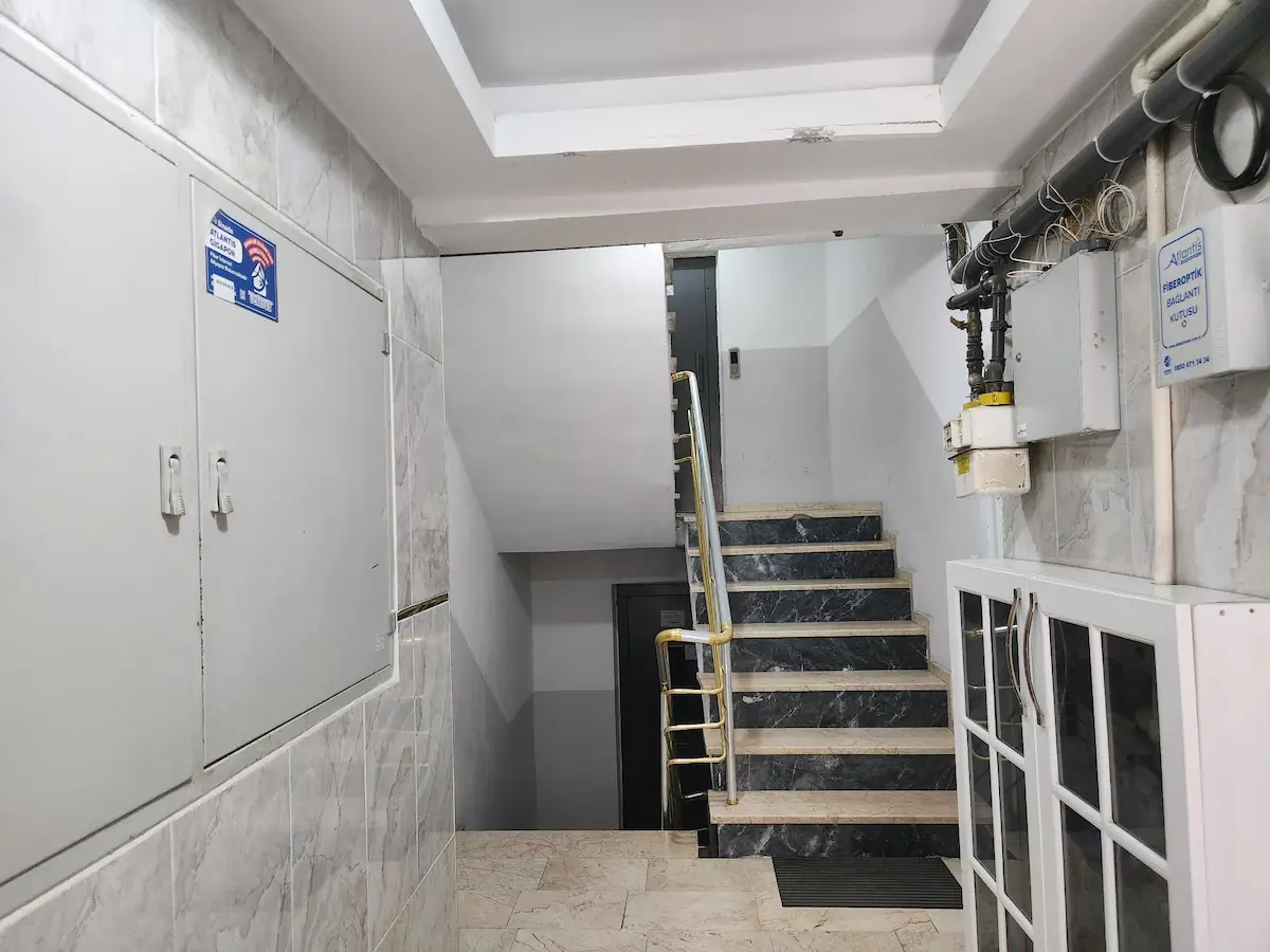 ESENYURT BALIKYOLU’NDA 2+1 | 105 M² BRÜT | BALKONLU | KREDİYE UYGUN, KİRACILI DAİRE 2