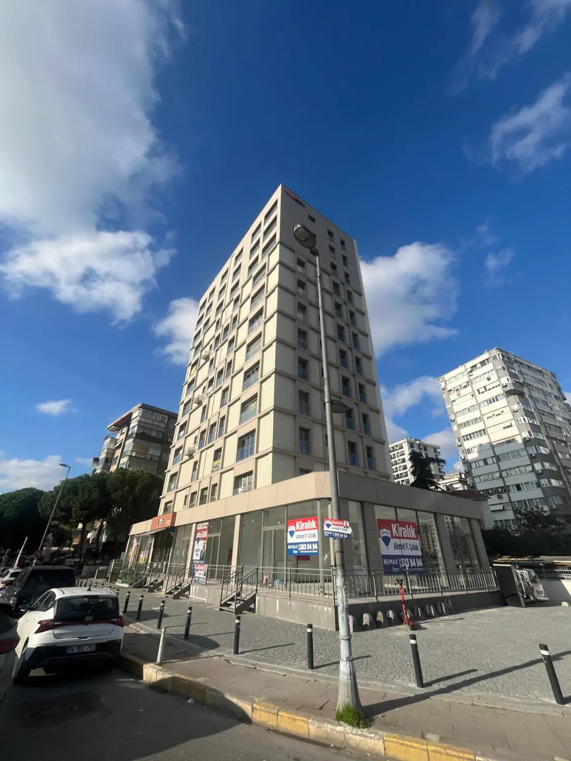 BOSTANCI'DA MINIBÜS CADDESI ÜSTÜNDE YENI BINADA KIRALIK DAIRE...