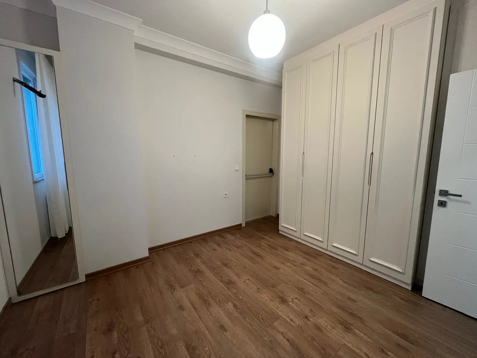 ERENKÖY 6. KAT KISMİ EŞYALI 2+1 · MARMARAY VE METROYA 8 DAKİKA