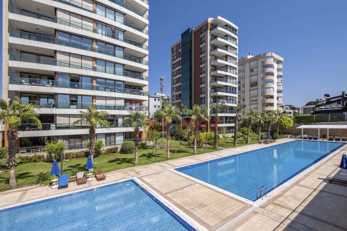 HÜSEYİN ÇELİK'ten MAKİ EVLERİ 1'de MUHTEŞEM MANZARALI 4+1 DAİRE