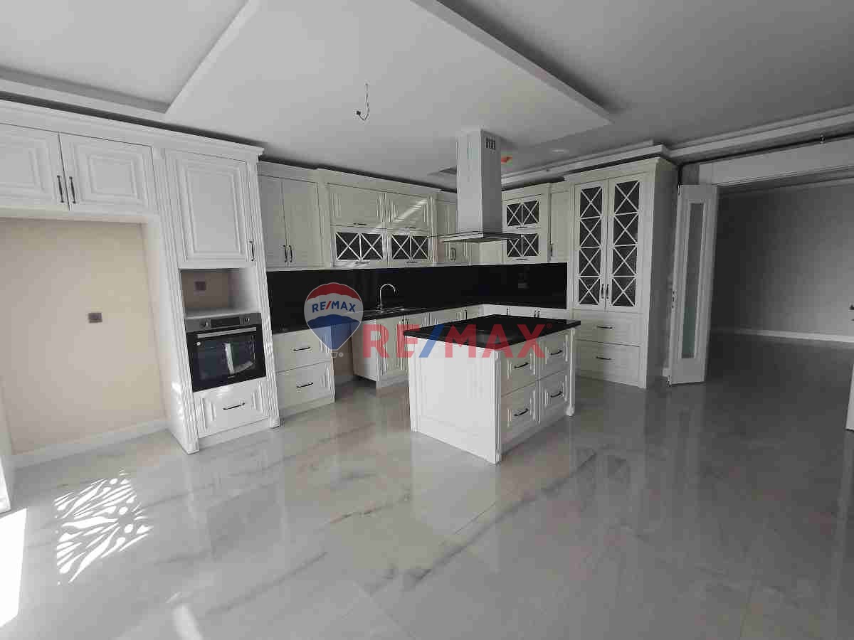 CAN TOWERS'TA, NATA VEGA'YA KOMŞU, KIŞ BAHÇELİ 4,5+1 LÜKS DAİRE!"