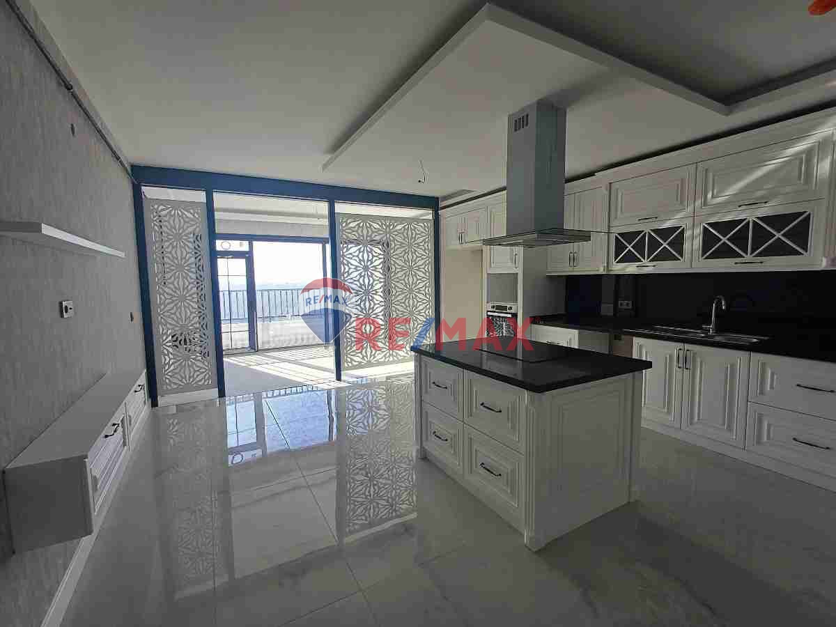 CAN TOWERS'TA, NATA VEGA'YA KOMŞU, KIŞ BAHÇELİ 4,5+1 LÜKS DAİRE!"