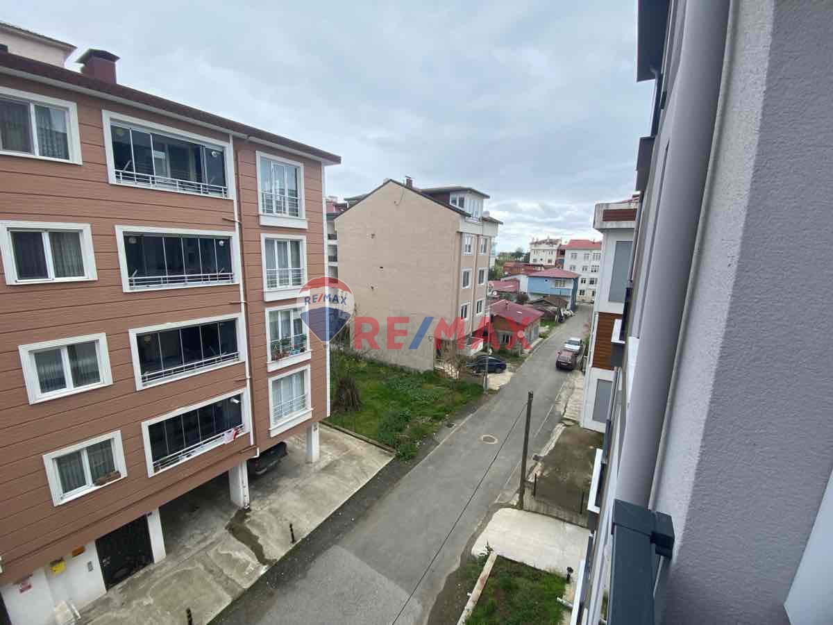 CUMHURİYET MAH DENİZ TARAFINDA 1+1 KİRALIK DAİRE