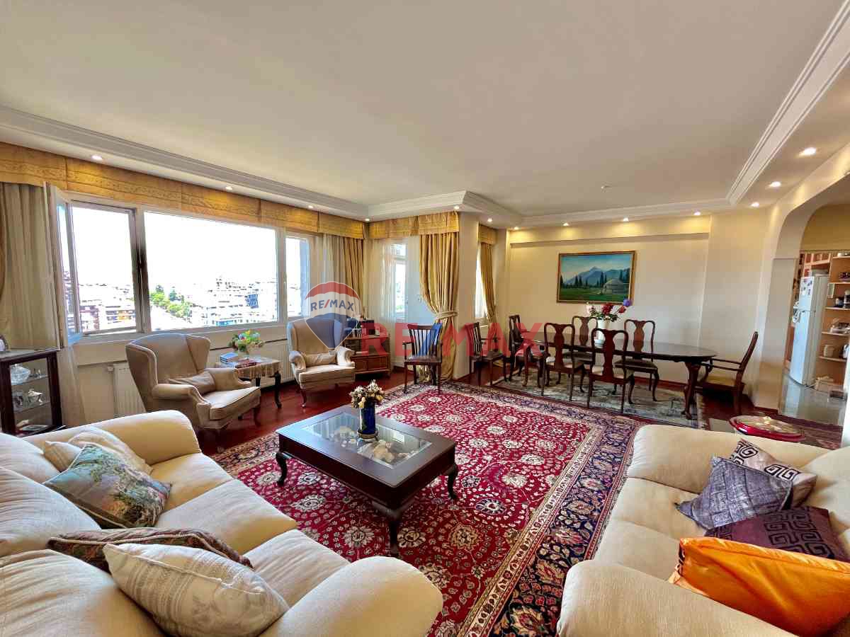 MALTEPE FEYZULLAH MAHALLESİ ADAKENT SİTESİNDE 5+2 SATILIK DENİZ MANZARALI DUBLEKS