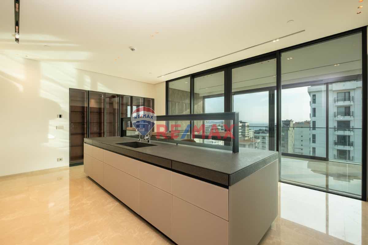 BAĞDAT CADDESİ ÇİFTEHAVUZLAR’DA SATILIK LÜKS 4,5+1 DAİRELER