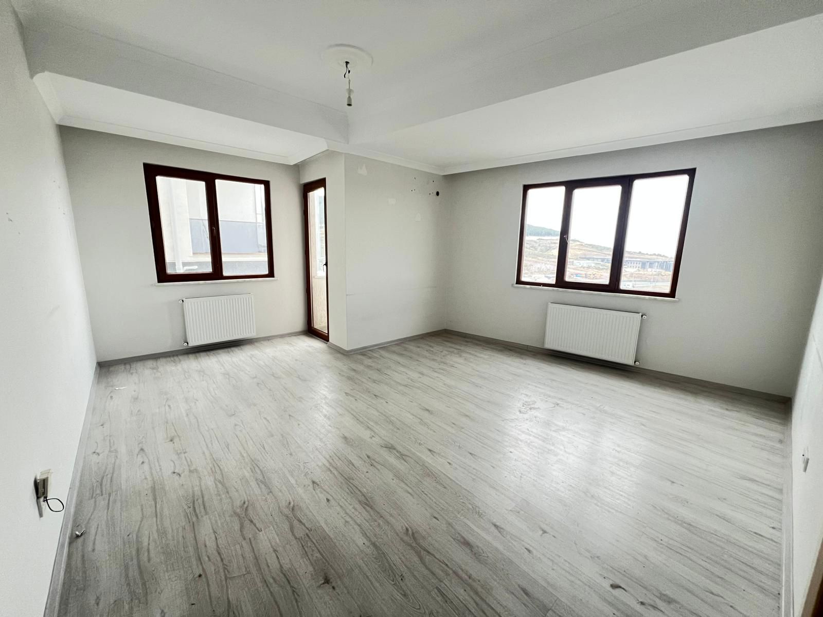 ADALAR MANZARALI MARMARA ÜNİ GİRİŞ KAPISI KARŞISI FIRSAT SATILIK