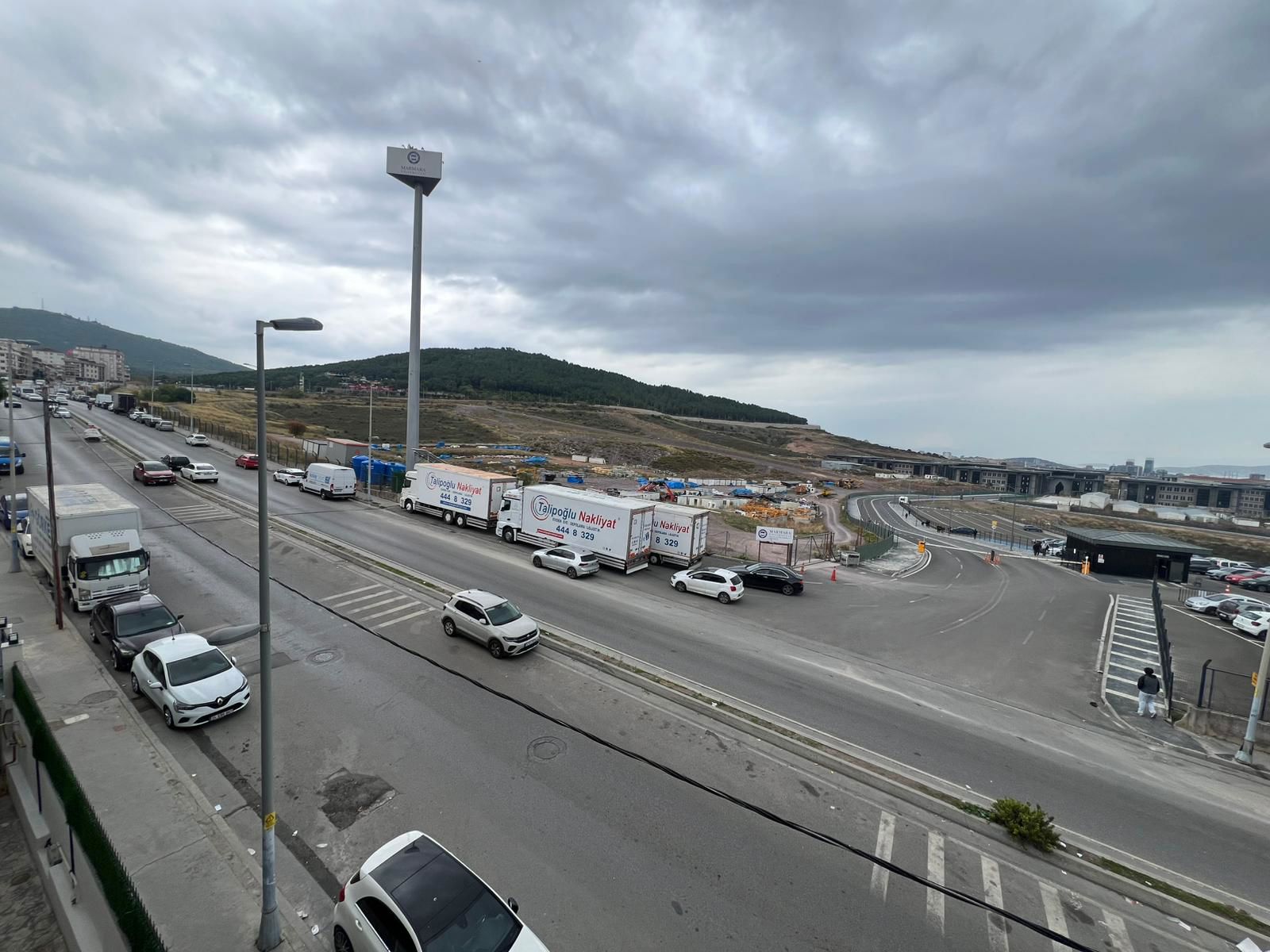 ADALAR MANZARALI MARMARA ÜNİ GİRİŞ KAPISI KARŞISI FIRSAT SATILIK