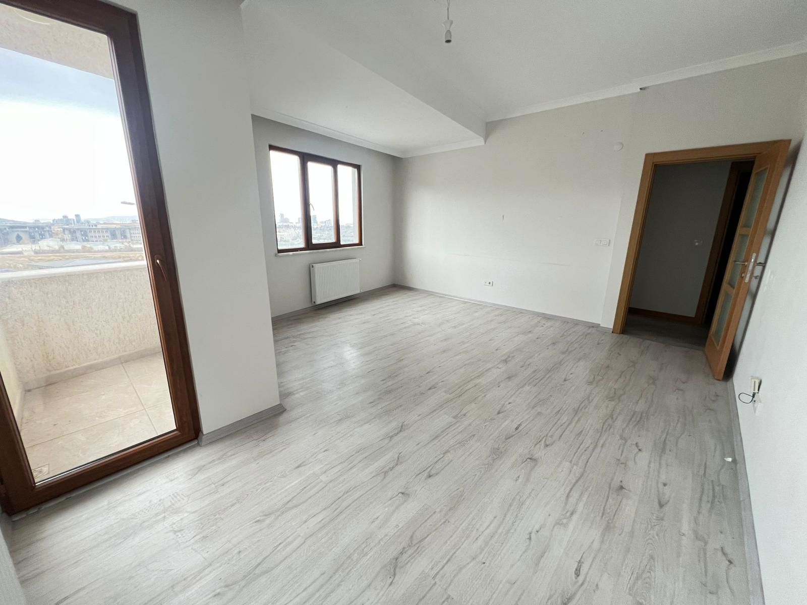 ADALAR MANZARALI MARMARA ÜNİ GİRİŞ KAPISI KARŞISI FIRSAT SATILIK