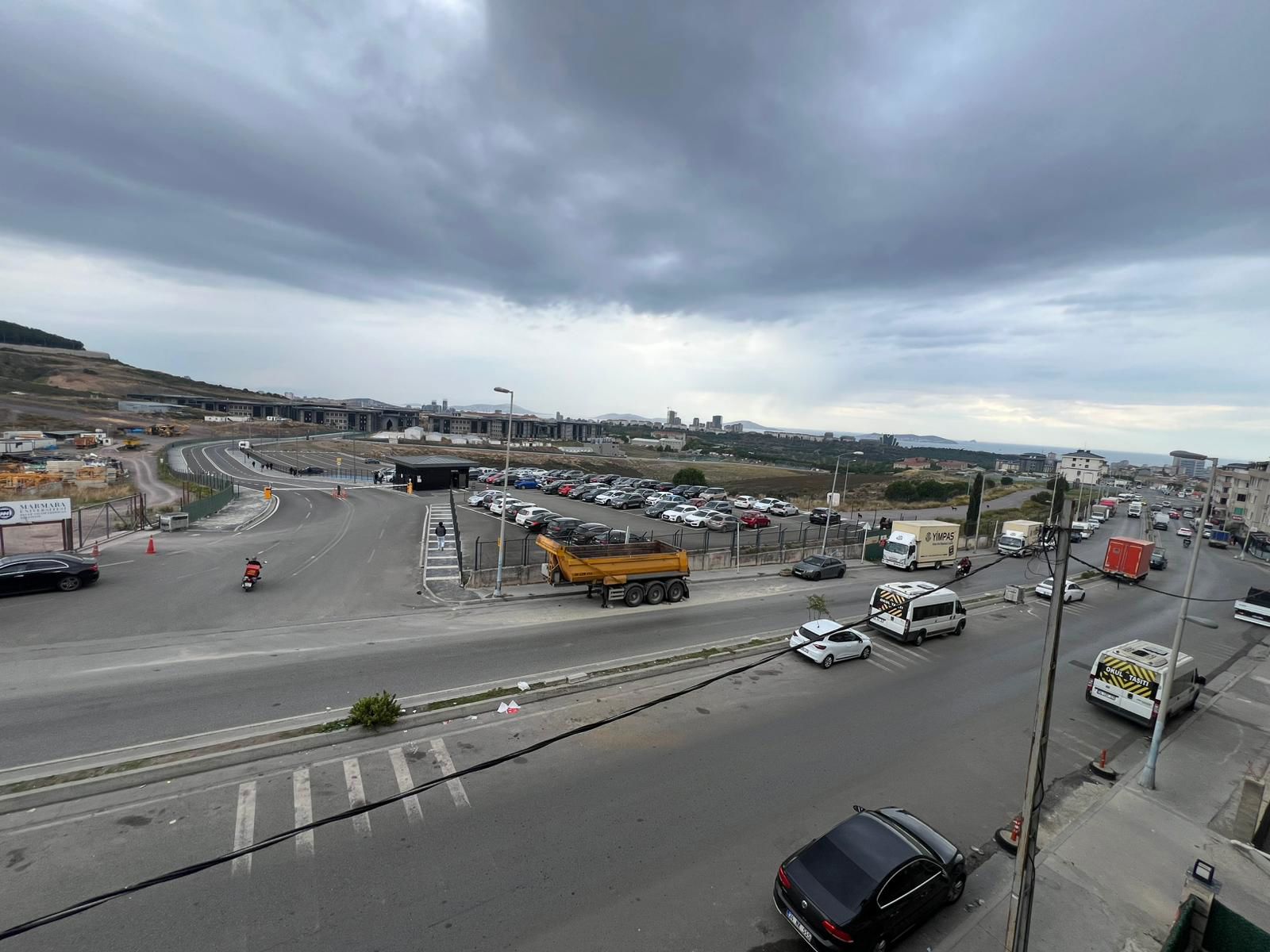 ADALAR MANZARALI MARMARA ÜNİ GİRİŞ KAPISI KARŞISI FIRSAT SATILIK