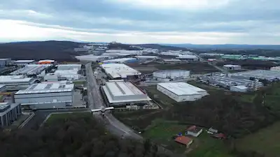 REMAX RIDVAN GEDİKTEN SAKARYA SÖĞÜTLÜ 3.OSB' DE 5000M2 KAPALI 15.000M2 AÇIK ALAN KİRALIK FABRİKA