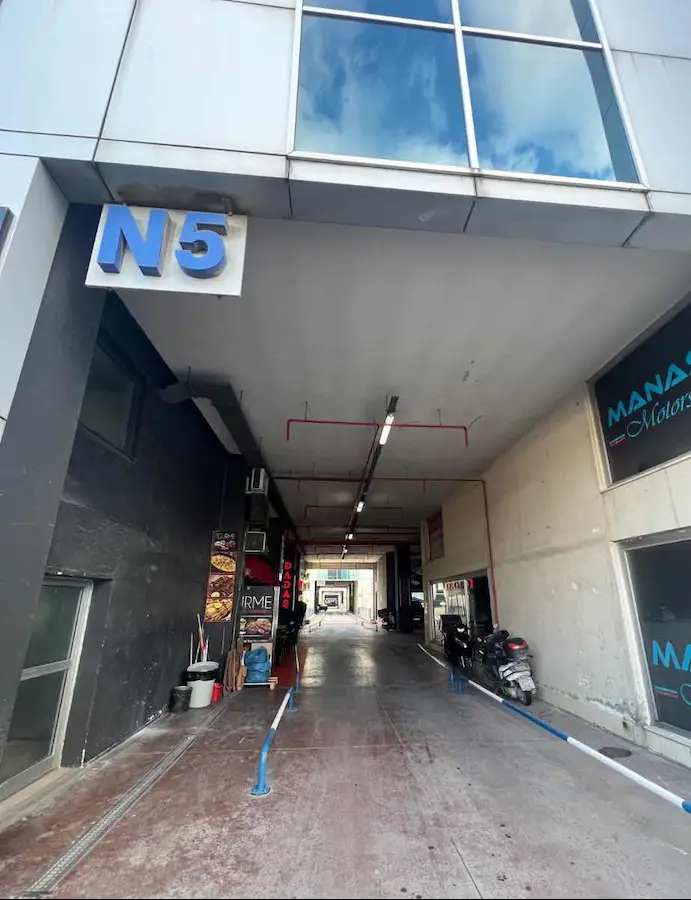 İSTOÇ OTO TİCARET MERKEZİNDE KİRALIK KÖŞE DÜKKAN