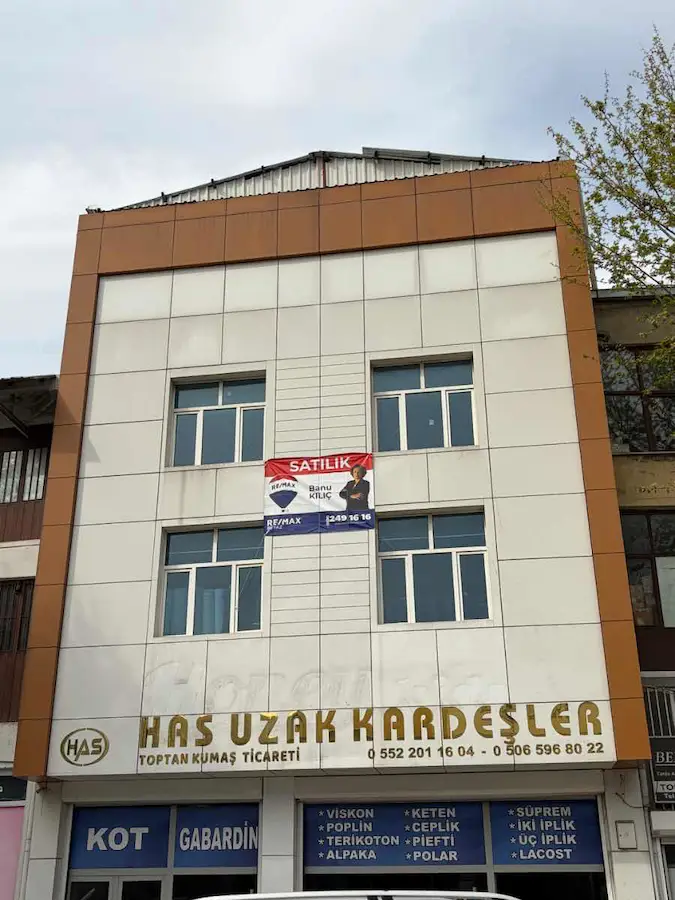 REMAX BEYAZ VİŞNE CADDESİ 5 KATLI SATILIK KOMPLE BİNA