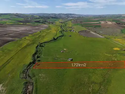 REMAX MAHAL'DEN ÇATALCA İZZETTİN SINIRINDA TEK TAPU ARAZİ