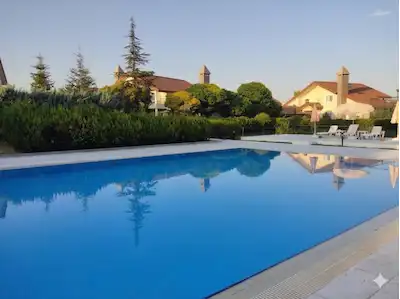 GÖLBAŞI BAHÇELIEVLER 'DE SATILIK 6+1 HAVUZLU SITE İÇINDE VILLA