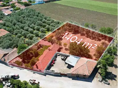 BERGAMA BÖLCEK MAHALLESİ'NDE GENİŞ BAHÇELİ MÜSTAKİL KÖY EVİ