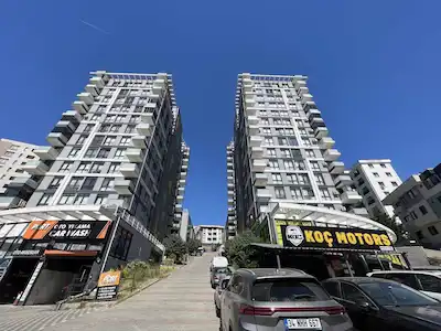 TUZLA AYDINLI YAPISAN VADİ SİTESİ SABİHA GÖKÇEN’E YAKIN BOŞ 2+1 FIRSAT DAİRE!